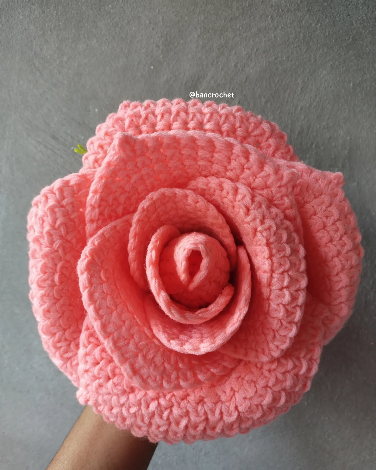 Bancrochet กุหลาบดอกใหญ่ถักโครเชต์ crochet big rose หลากสี 20 cm