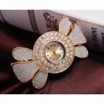นาฬิกาข้อมือ ใส่ออกงาน สุดหรู แบบ กำไล ทอง นาฬิกาผู้หญิง แบบ กำไลข้อมือ ทอง 18 K พ่นทราย สีเงิน ดีไซน์ เป็น ดอกไม้ ติดเพชรล้อมกรอบ 235343