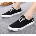 รองเท้าผ้าใบ ผู้ชาย แบบผูกเชือก สียอดนิยม สีขาว สีดำ ปั้มดาว ด้านข้าง รองเท้าหุ้มส้นชาย ใส่เท่ ๆ 825121