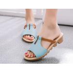 รองเท้าแฟชั่น ผู้หญิง รองเท้าแตะ ส้นเตี้ย มีส้นเล็กน้อย สีฟ้าอ่อน แบบวัยรุ่น รองเท้าใส่เที่ยว ใส่ไปงาน ปิดหน้าเท้าเล็กน้อย มีดีไซน์ 497988_1