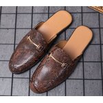รองเท้า ผู้ชาย รองเท้าหนัง ตีลาย เกร็ดงู สีน้ำตาล แฟชั่น รองเท้า เปิดส้น ใส่งานทางการ สไตล์ หนุ่มเกาหลี 501061