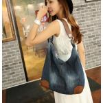 กระเป๋าสะพายข้าง กระเป๋าถือ ผ้าแคนวาส กระเป๋าผู้หญิง ผ้ายีนส์ เท่ ๆ ดีไซน์ ผสมผสาน กับหน้งแท้ ใบใหญ่ ใส่ของได้เยอะ 709012