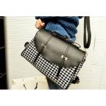 กระเป๋าถือ กระเป๋าสะพายข้าง ผ้าแคนวาส โทนสี ขาวดำ ผสมผสาน กับ หนัง สีดำ เป็นฝาปิด กระเป๋าถือ ใส่ Ipad ได้ ดีไซน์หรู 167503