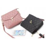 กระเป๋าสะพายข้าง ผู้หญิง ขนาดเล็ก แบบหวาน ๆ ดีไซน์ ลายเส้น สวย วัยรุ่น กระเป๋าขนาดกลาง สะพายใส่ โทรศัพท์ ออกงาน 648700