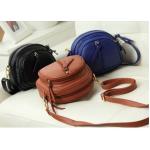 กระเป๋าสะพายข้าง ผู้หญิง ขนาดเล็ก หนัง Pu แข็งแรง ทนทาน กันน้ำได้ มี 3 ช่อง ทรงครึ่งวงกลม กะทัดรัด เข้ากับ กางเกงขาสั้น สะพายไปเที่ยว สบาย ๆ 419391