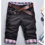 กางเกงขาสั้นผู้ชาย กางเกงขาสามส่วน กางเกงแฟชั่น ผู้ชาย วัยรุ่น แบบเท่ ๆ มีสไตล์ สีดำ ดีไซน์ พับขาได้ เป็นลายสก๊อต มีกระเป๋าหลัง แบบกระดุม 354686