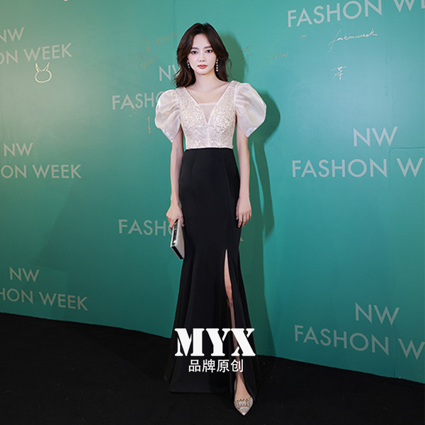 ชุดราตรี ชุดราตรีสวยหรู แบบ ทันสมัย Evening dress