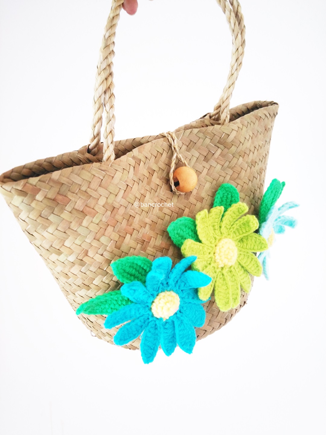 Bancrochet กระเป๋าสานกระจูดประดับดอกไม้ grajood basket weave bags คละสี 7*10*7*12 นิ้ว