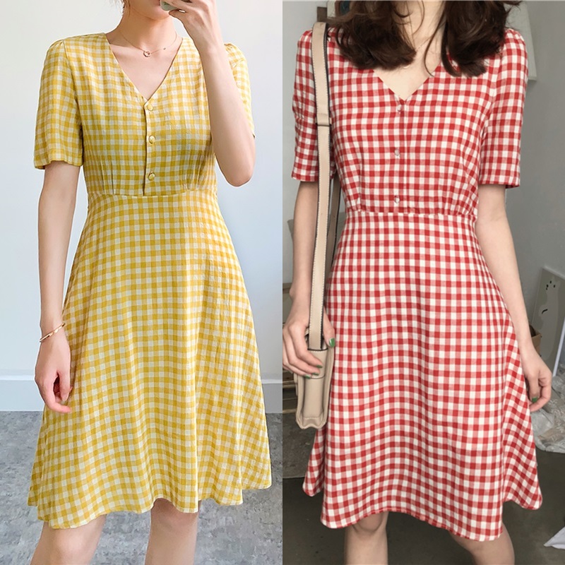 Dress4549 เดรสลายสก็อตคอวีกระดุมหน้าแกะได้ ซิปหลังใส่ง่าย มีผ้าผูกเอว ผ้าคอตตอนลินินเนื้อดีใส่สบาย งานดีทรงดี ทรงนี้น่ารักใส่ได้เรื่อยๆ ใส่ทำงาน/ใส่เที่ยว ชุดเดียวจบ มี 2 สี เหลือง, แดง