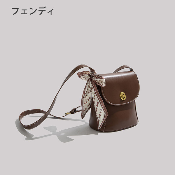 กระเป๋าสะพายข้างผู้หญิง กระเป๋าสะพายสไตล์เกาหลี By Japanese フェンディ authentic bag