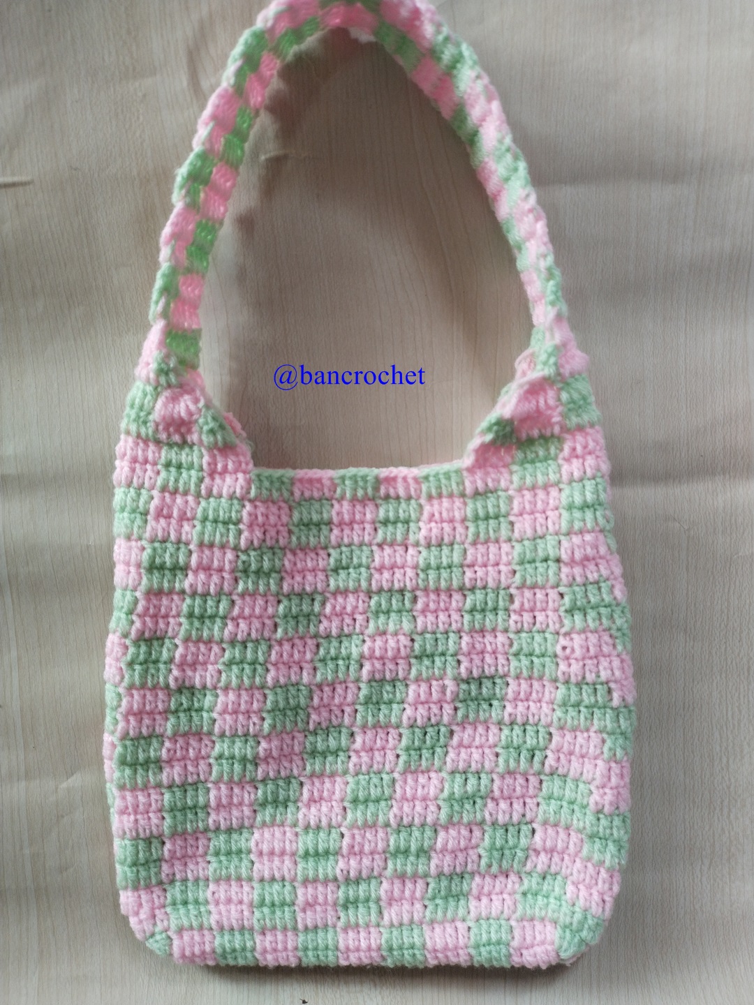 Bancrochet กระเป๋าถักลายตาราง Crochet Bag หลากสี 20*20 cm
