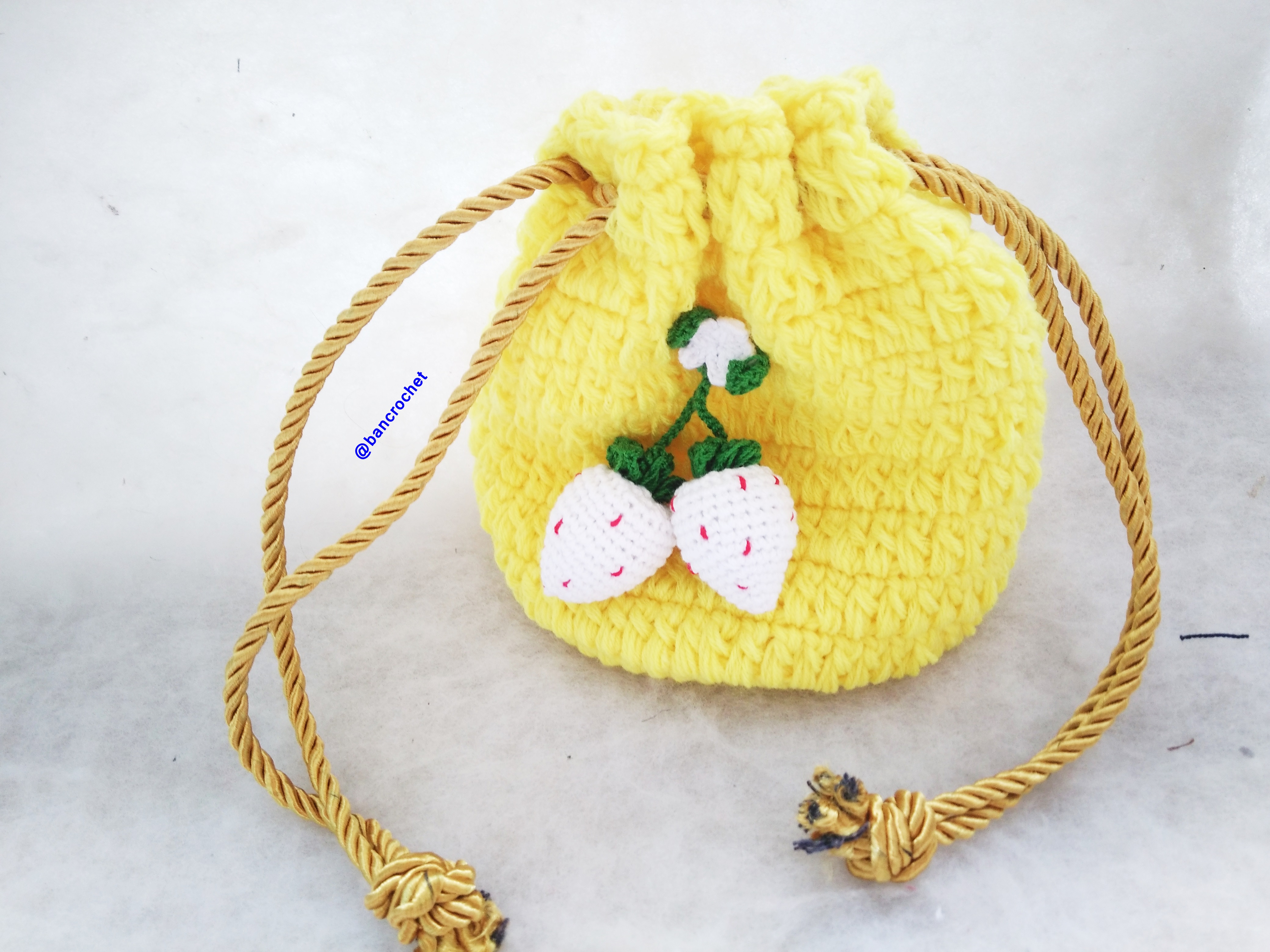Bancrochet กระเป่าหูรูดถักโครเชต์ crochet bucket bags เหลือง 5.5x4 นิ้ว