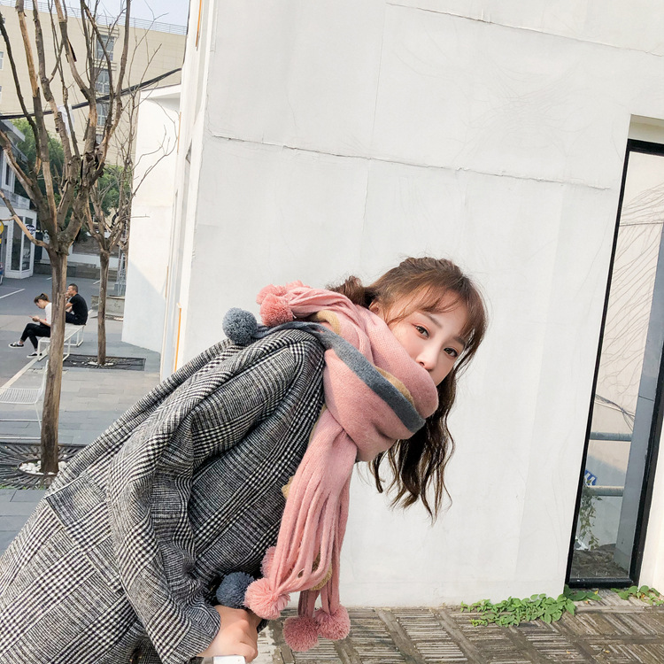 ผ้าพันคอไหมพรมเนื้อนุ่ม แต่งแถบสี ชายผ้ามีลูกเล่นน่ารัก สไตล์เกาหลี พร้อมส่ง same pic