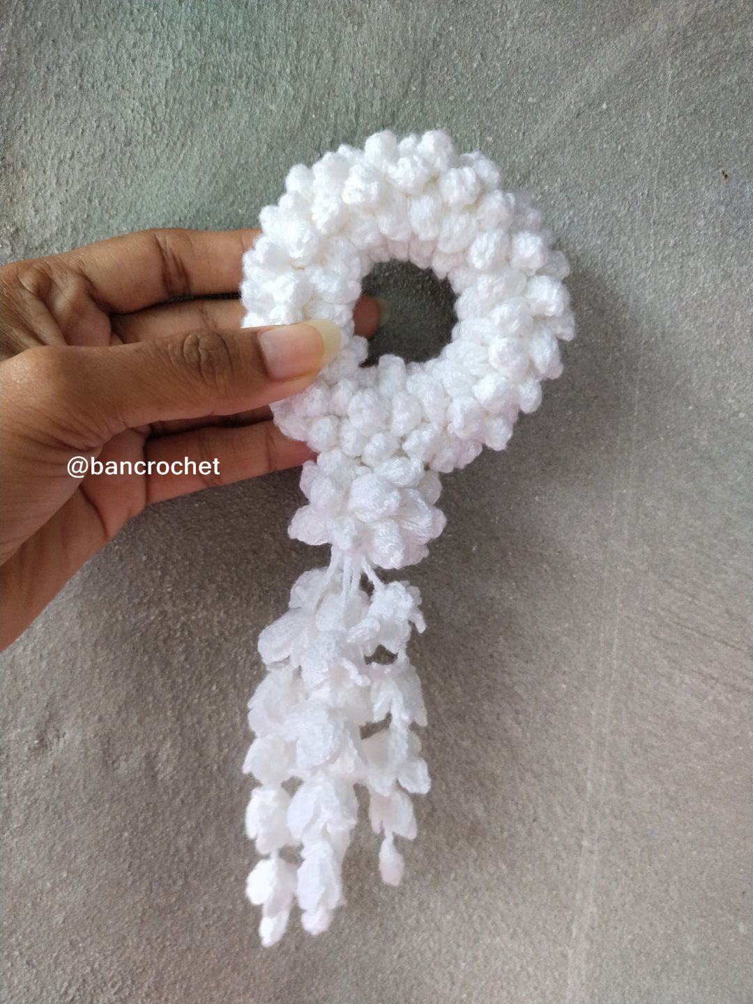 Bancrochet พวงมาลัยมะลิถักโครเชต์ Crochet Thai Garland ขาว 8*15 cm