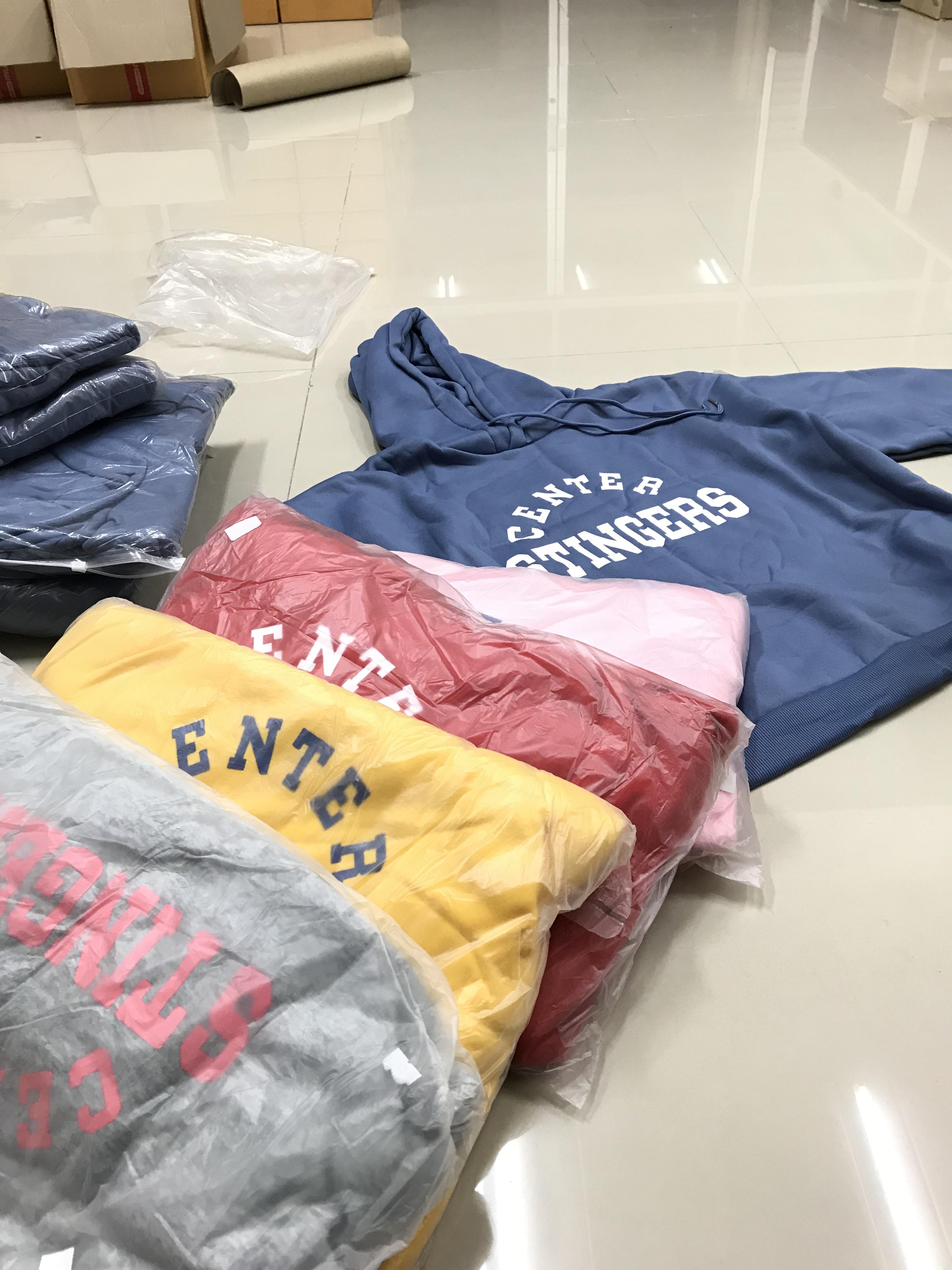 เสื้อกันหนาวฮู้ดดี้ แฟชั่นเกาหลี สกรีนลายน่ารัก ผ้าเนื้อนุ่ม ด้านในเป็นผ้าสำลี กันหนาวได้จ้า พร้อมส่ง งานจริงในภาพสุดท้าย