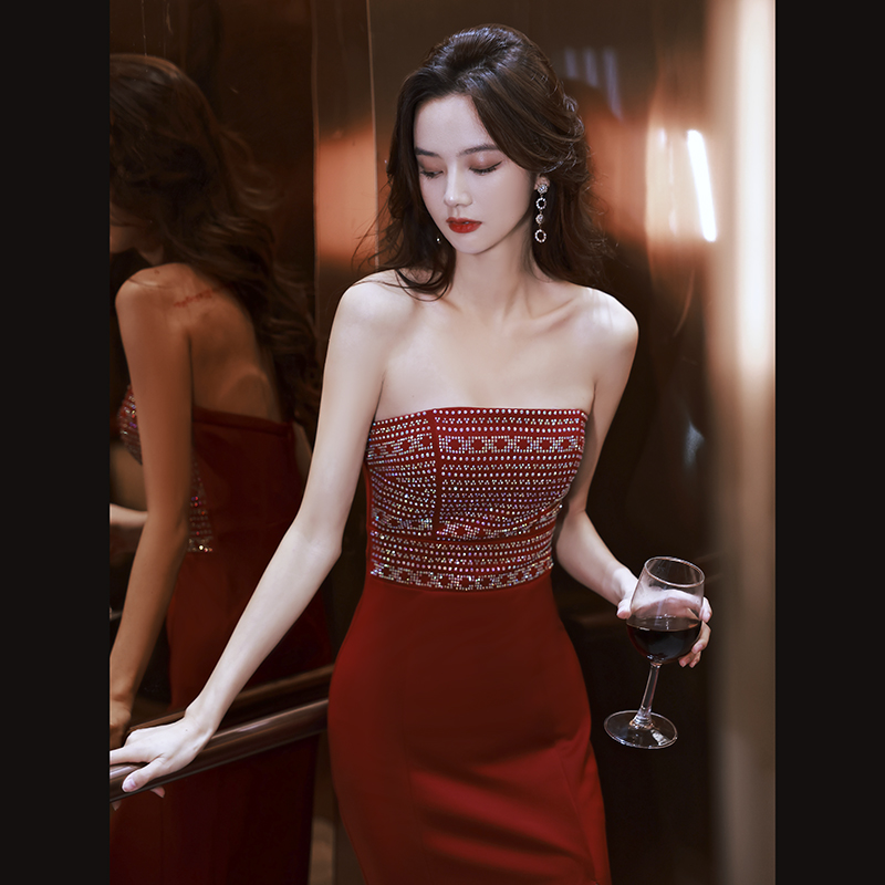 ชุดราตรี ชุดราตรีสวยหรู แบบ ทันสมัย Evening dress