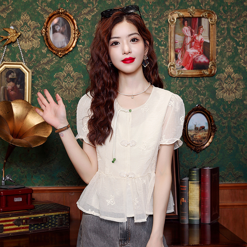 เสื้อเชิ้ตผู้หญิงใส่ทํางาน 390 บาทต่อชิ้น ฟรีค่าจัดส่ง