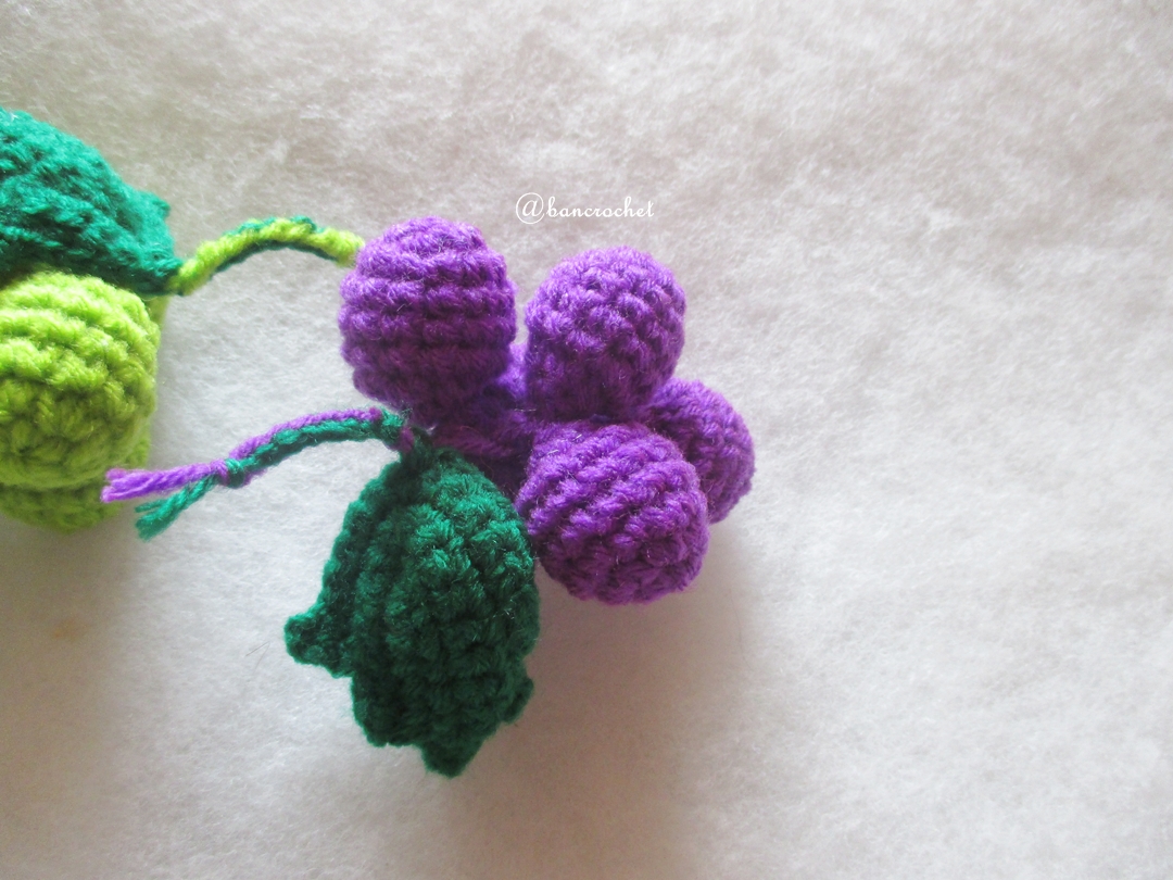 องุ่นม่วงถักโครเชต์ grape fruit crochet