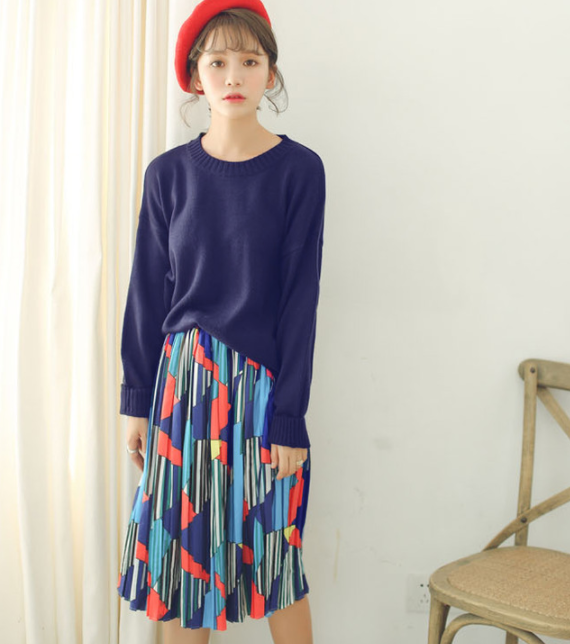 Sweater เสื้อสเวทเตอร์แขนยาว สีกรมท่า ทรงสวย จะใส่เดี่ยวไหรือใส่โค้ทคลุมก็เริ่ด