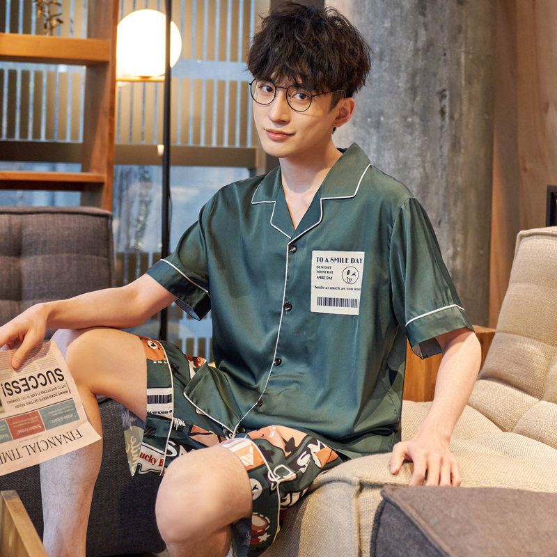 ชุดนอนผู้หญิง