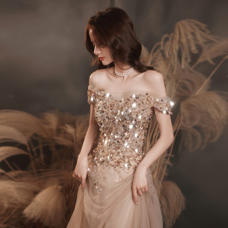 ชุดราตรี ชุดราตรีสวยหรู แบบ ทันสมัย Evening dress