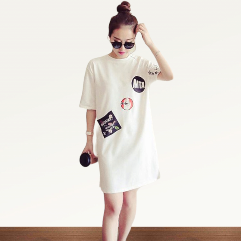 Dress4076 เดรสทรงโอเวอร์ไซส์แขนสามส่วน แต่งลายเท่ๆ ผ้าคอตตอนซอฟท์เนื้อนุ่มสีพื้น งานน่ารักผ้าเนื้อดีใส่สบาย มีติดตู้ไว้ใส่ได้เรื่อยๆ ทรงนี้บอกเลยไม่มีเอ๊าท์ มี 2 สี ขาว, ดำ