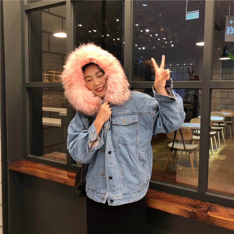 เสื้อกันหนาว ช่วงตัวเป็นผ้ายีนส์ ด้านในบุขนช่วงตัว ช่วงแขนบุซับในกันลม พร้อมขนเฟลอฟูนุ่มมาก งานดี การรันตีจ้า มี 3 สีน้า same pic