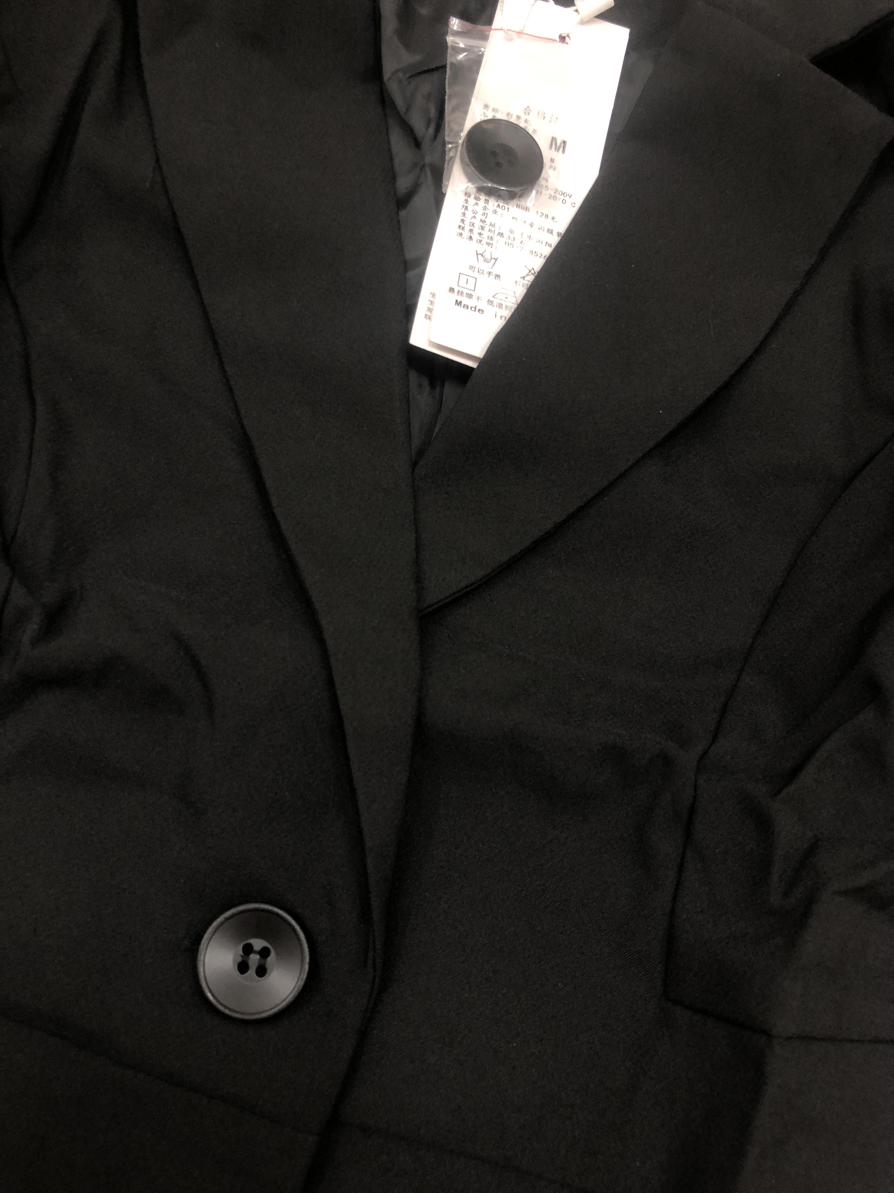 เสื้อสูท ทรงสวย เก๋ เข้าได้กับทุกชุด พร้อมส่ง