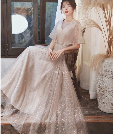 ชุดราตรี ชุดราตรีสวยหรู แบบ ทันสมัย Evening dress
