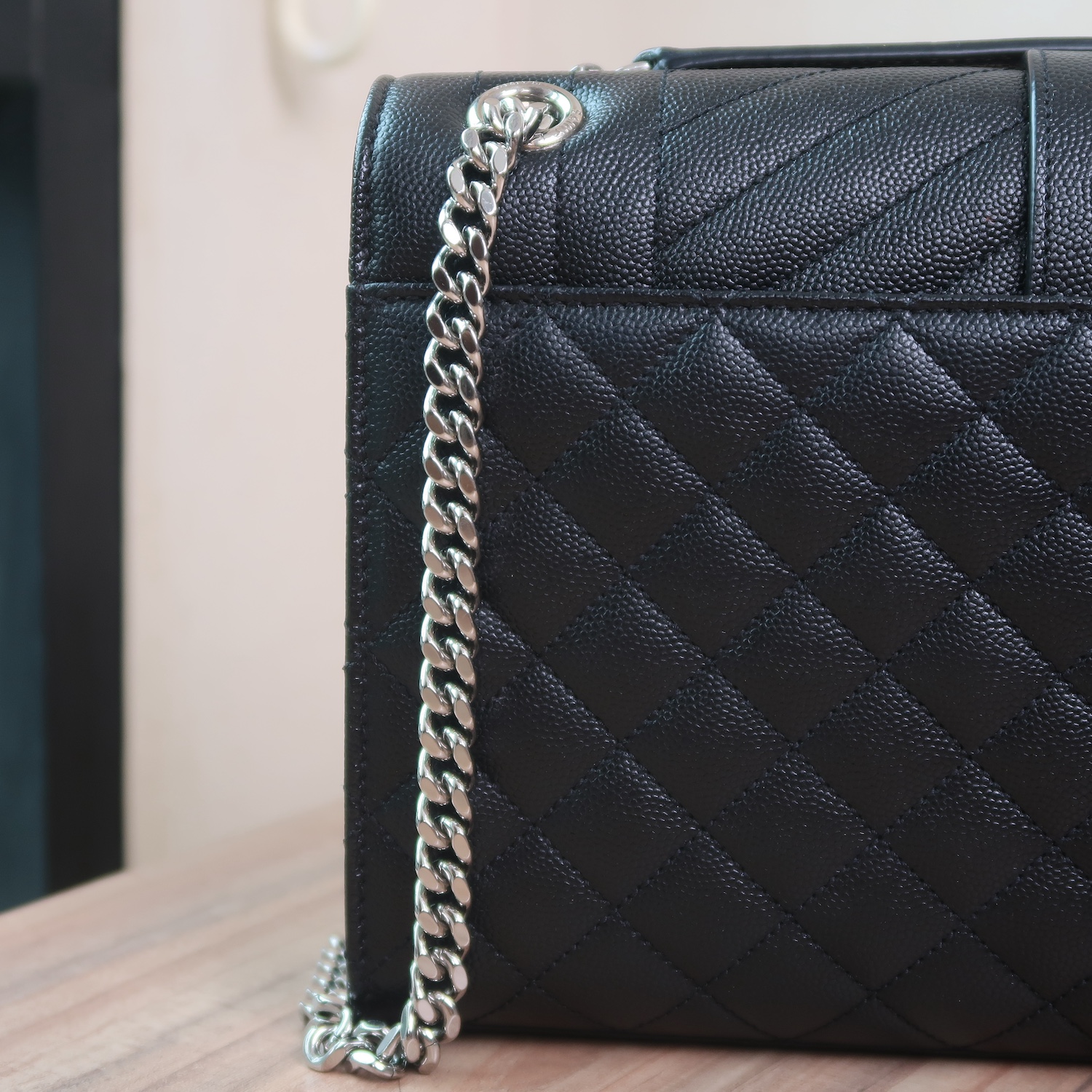 SAINT LAURENT Black Caviar Mix Quilted Envelope Crossbody SHW(ใบEmquartier)