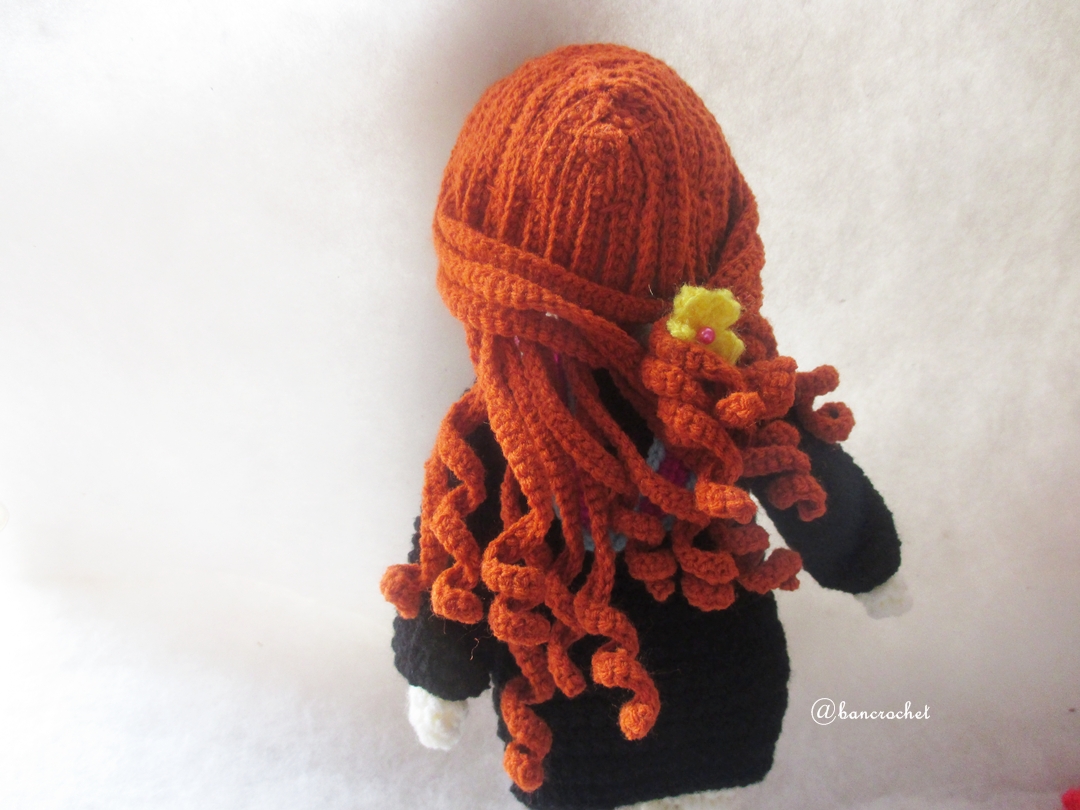 ตุ๊กตารับปริญญาถักโครเชต์