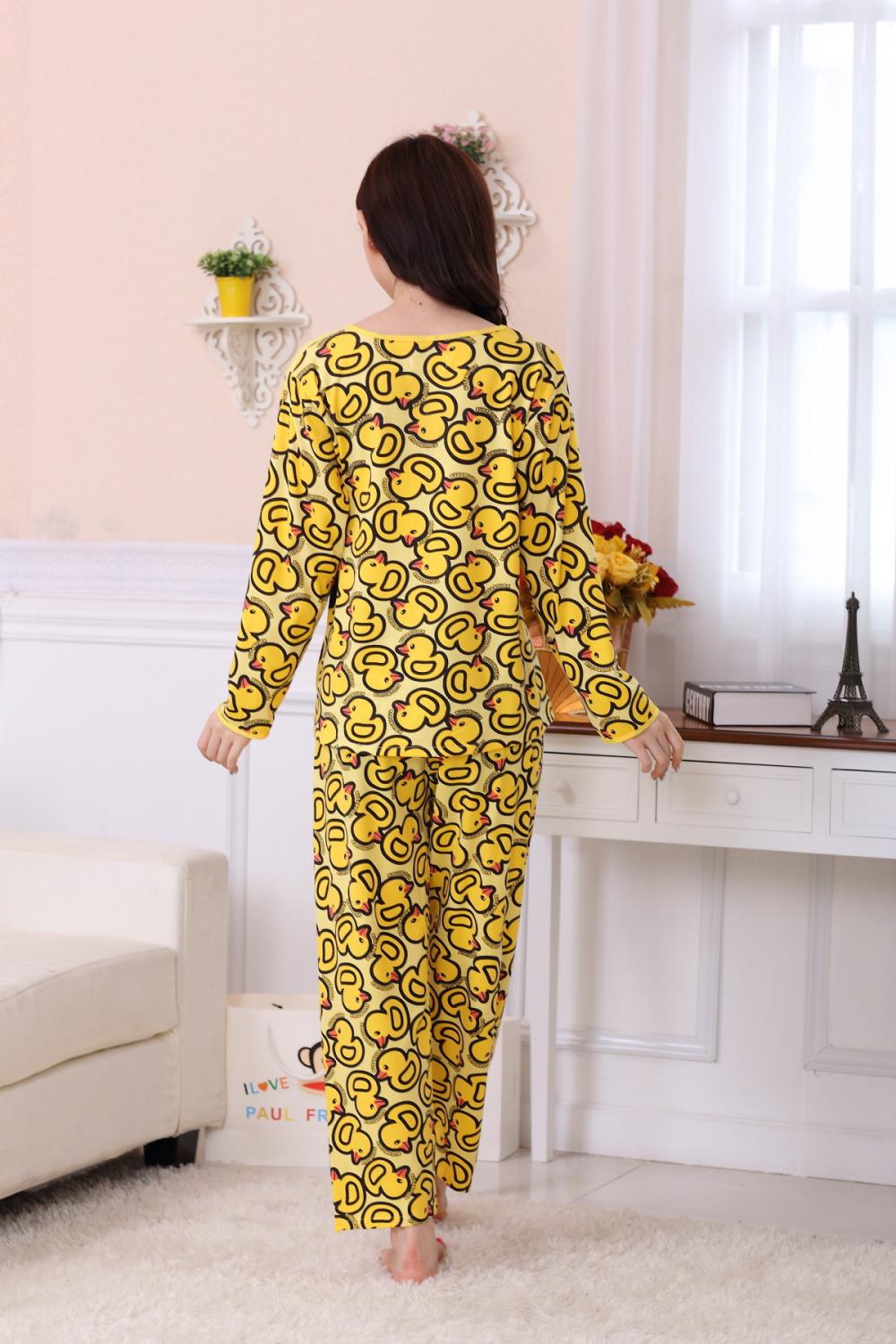 ชุดนอน ลายเป็ดน้อยสีเหลือง น่ารัก ฟรีไซส์ มีทั้งแขนยาวและแขนสั้นน้าา Yellow