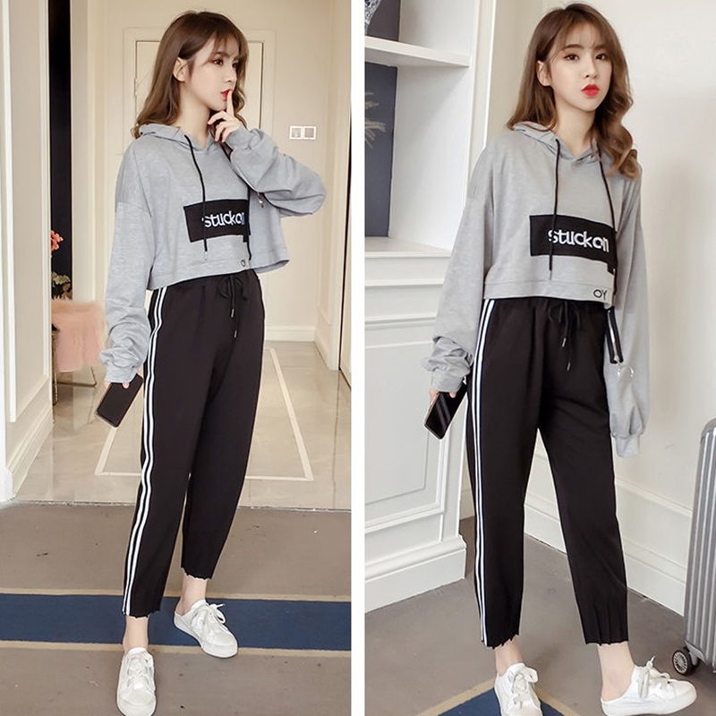 Set_bt1791 ชุดเซ็ท 2 ชิ้น(เสื้อ+กางเกง) เสื้อครอปโอเวอร์ไซส์แขนยาว+กางเกงขายาวเอวยืดปลายขาปล่อยแต่งแถบข้าง ผ้าคอตตอนเนื้อดีนุ่มยืดหยุ่นสูงใส่สบาย งานเซ็ทเข้าชุดสุดน่ารักเท่ๆ คูลๆ แบบไม่ซ้ำใคร ใส่เก๋ๆ ได้บ่อย แยกใส่กับตัวอื่นก็สวย มี 2 สี