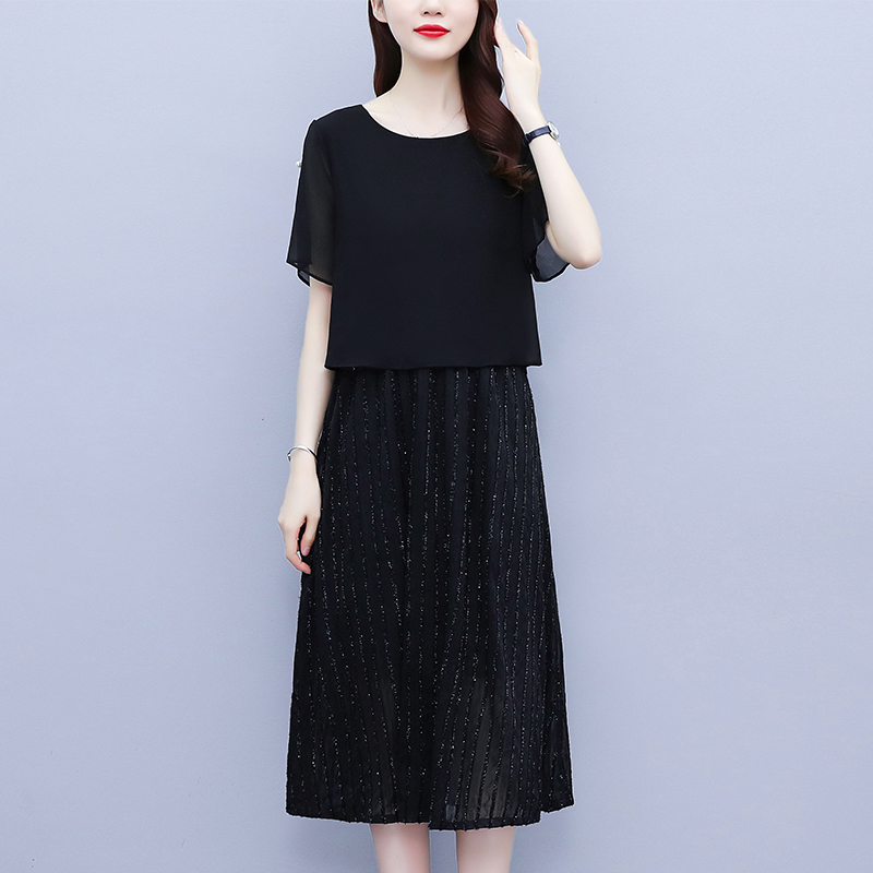 เดรสคนอ้วน เดรสสาวอวบ ชุดเดรสคนอ้วนวัยรุ่น เดรสสีดำแขนสั้นไม่รัดรูป BY PLUS SIZE Girl