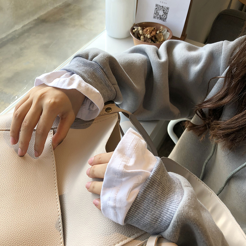 เสื้อกันหนาวแขนยาว แต่งชายเสื้อยืดสีขาวด้านใน ผ้าคอตตอน+สำลีเนื้อนุ่มและอุ่นมากๆ สีโทนหมนๆ กำลังฮิต น่ารักมากค่าาา >< free