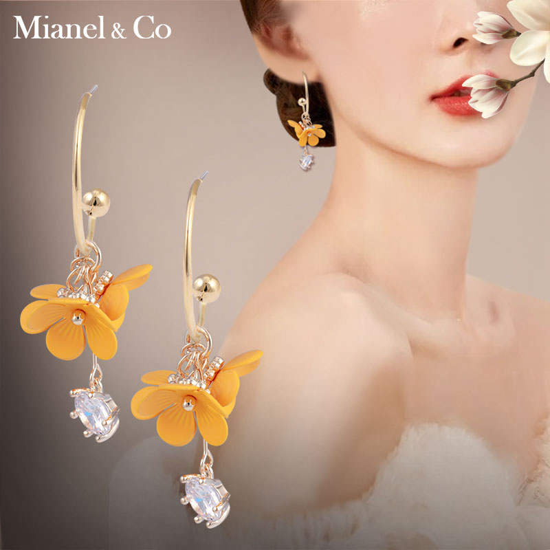 ต่างหู ตุ้มหูแฟชั่น By Mianel &Co