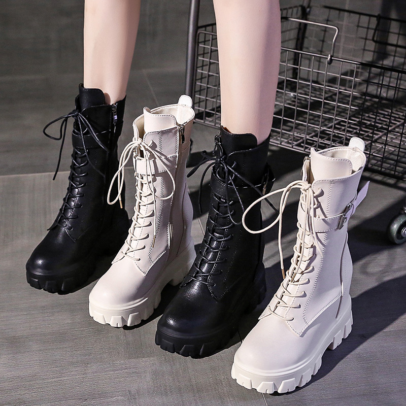 รองเท้าผ้าใบเสริมส้นสูง ไซต์35-39 สนใจทักแชท ฟรีค่าส่ง!