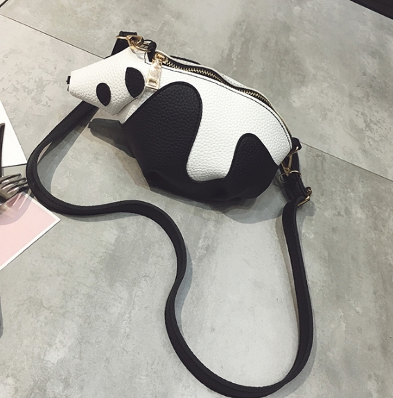 กระเป๋าสะพายหนัง หมีแพนด้า ทรงไม่เหมือนใคร พร้อมส่ง black