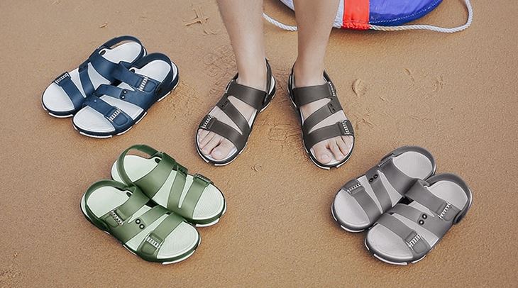 รองเท้าผู้ชาย รองเท้า แบบรัดส้น รองเท้าแบบสวม น้ำหนักเบา ใส่สบาย มาพร้อม กับ สายรัดส้น ปรับได้ รองเท้าใส่เที่ยวทะเล 634187