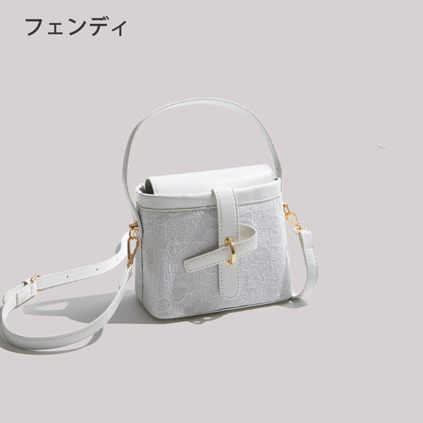 กระเป๋าสะพายข้างผู้หญิง กระเป๋าสะพายสไตล์เกาหลี By Japanese フェンディ authentic bag