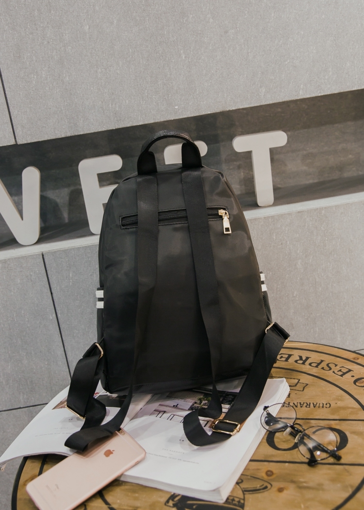 กระเป๋าเป้หนัง แต่งแถบ แดงขาว เก๋ๆ พร้อมส่ง black