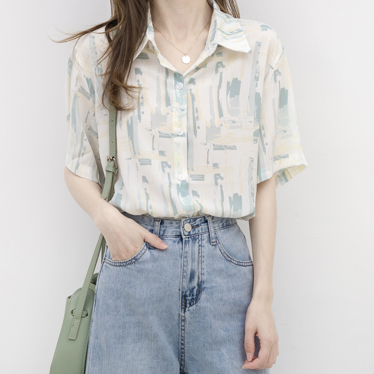 เสื้อเชิ้ตผู้หญิงใส่ทํางาน 390 บาทต่อชิ้น ฟรีค่าจัดส่ง