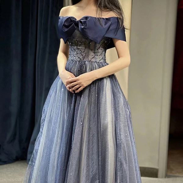 ชุดราตรี ชุดราตรีสวยหรู แบบ ทันสมัย Evening dress