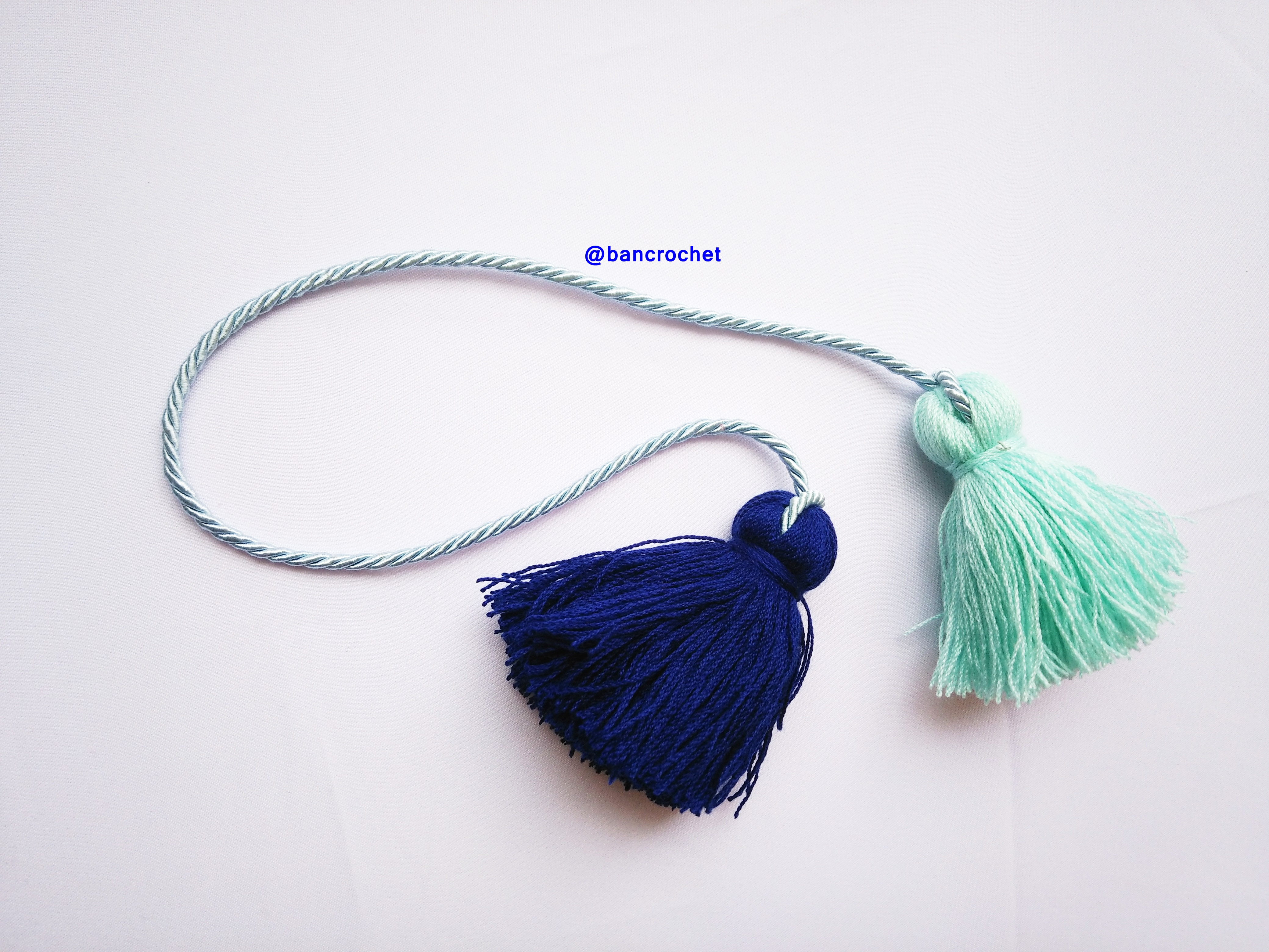 Bancrochet พู่ห้อยกระเป๋า/ที่ห้อยกระเป๋าแฮนด์เมด Tassels keychain hanging for bags หลากสี 4 นิ้ว