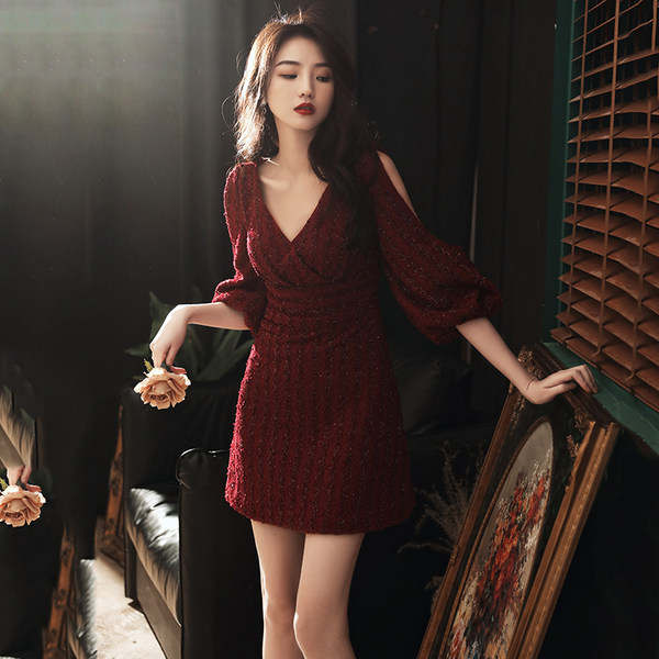 ชุดราตรี ชุดราตรีสวยหรู แบบ ทันสมัย Evening dress