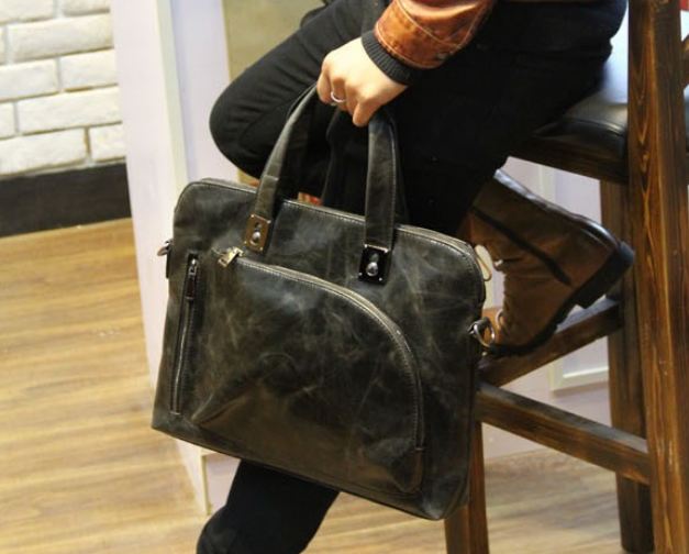 กระเป๋าถือผู้ชาย กระเป๋าใส่เอกสาร ทำงาน หนัง pu โชว์ ลายหนัง แบบ คลาสสิค เหมาะสำหรับ ผู้ชาย เนี้ยบ แต่มี สไตล์ แฟชั่นกระเป๋าถือผู้ชาย สีน้ำตาล ดำ 168993