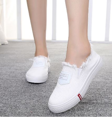 รองเท้าผ้าใบ ผู้หญิง รองเท้า วัยรุ่น สไตล์วินเทจ แบบเซอร์ เซอร์ สีขาว แต่ง ขุย ตรงข้อเท้า รองเท้าใส่เที่ยว แนวสปอร์ต เท่ ๆ 670068_1