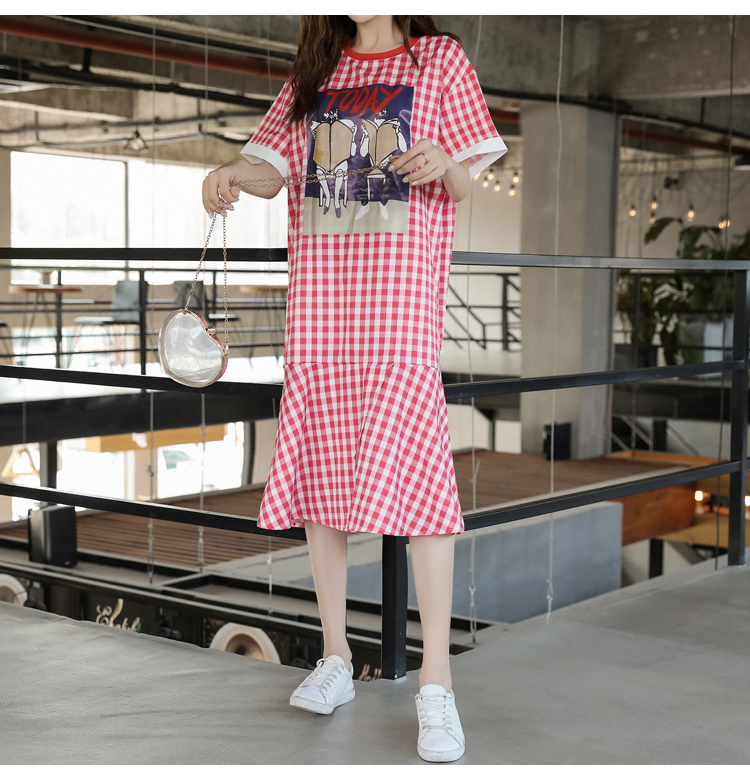 Dress4744 เดรสยาวลายสก็อตทรงปล่อยชายระบาย งานสกรีนลายดิจิตอลอย่างดีสีสวยคมชัด ผ้าโพลีเนื้อดีนุ่มใส่สบาย งานสวยใส่ง่ายน่ารักมาก