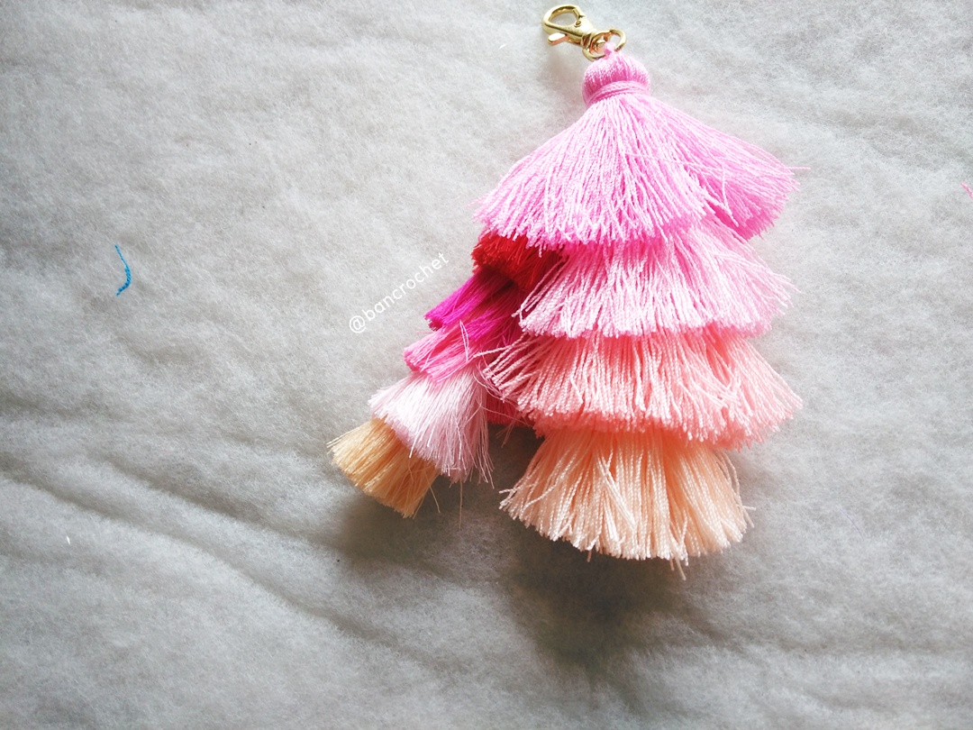 Bancrochet พวงกุญแจพู่ห้อยกระเป๋า tassels pompoms keychains หลากสี 5.5-6นิ้ว