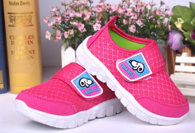 รองเท้าผ้าใบ เด็กผู้หญิง สีชมพู หวาน ๆ ที่ติด และ สุนัขน่ารัก มาพร้อมกับ ระบบ ระบายอากาศ ด้านหน้า อย่างดี ใส่สบาย ถอดเข้าออก ง่าย 226188